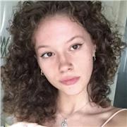 Studentessa del quinto anno di liceo con certificazione Cambridge assessment English livello B2, offre ripetizioni di lingua inglese per studenti e studentesse delle scuole elementari, medie e superiori. Inoltre disponibile per aiuto compiti di qualsiasi